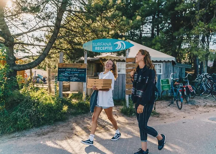 Surfana Camp Bloemendaal 奥弗芬