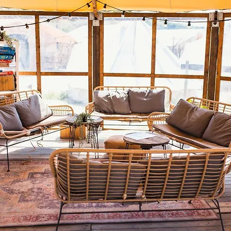 Luxe tent Surfana Camp Bloemendaal *